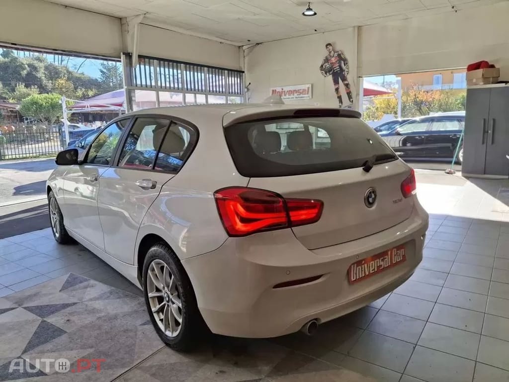 BMW 116 d Line Luxury Auto foto 4