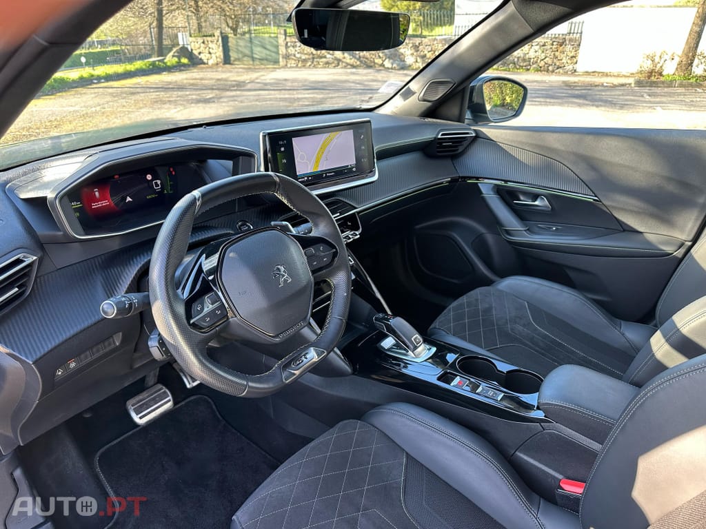 Peugeot 2008 1.2 PureTech GT Pack EAT8