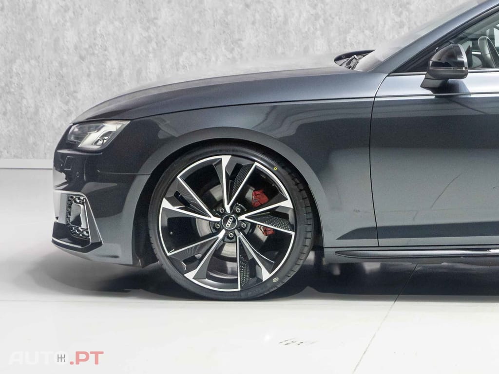 Audi A4 Avant 2.0 TDI Look RS4