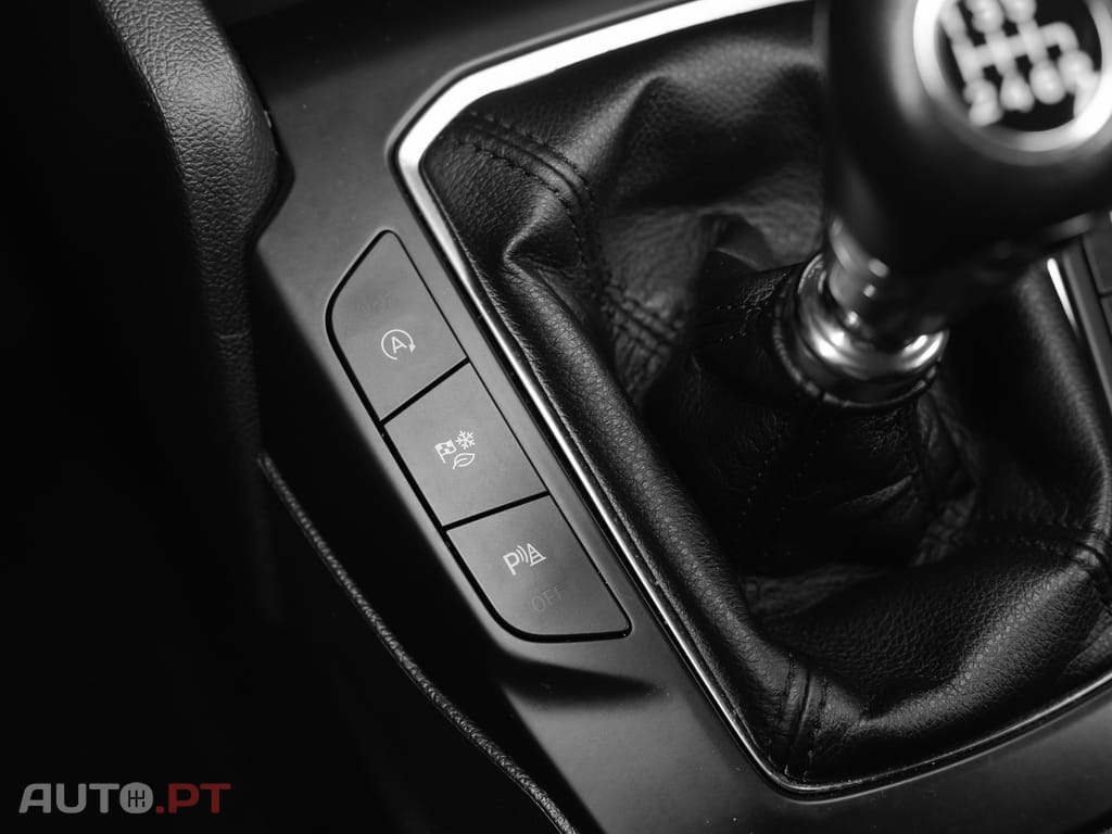 Ford Focus 1.0 EcoBoost MHEV Titanium