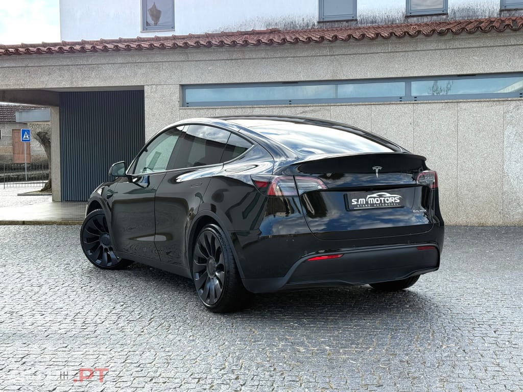 Tesla Model Y Performance Dual Motor AWD