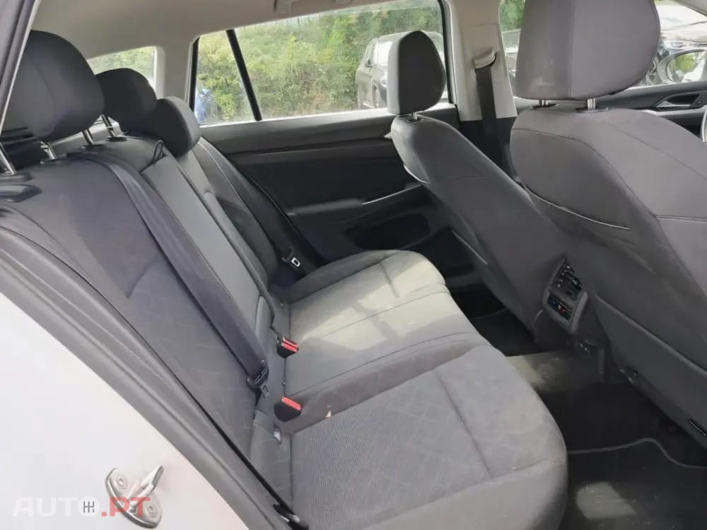 Volkswagen Golf Variant 1.0 eTSI OPF DSG Life