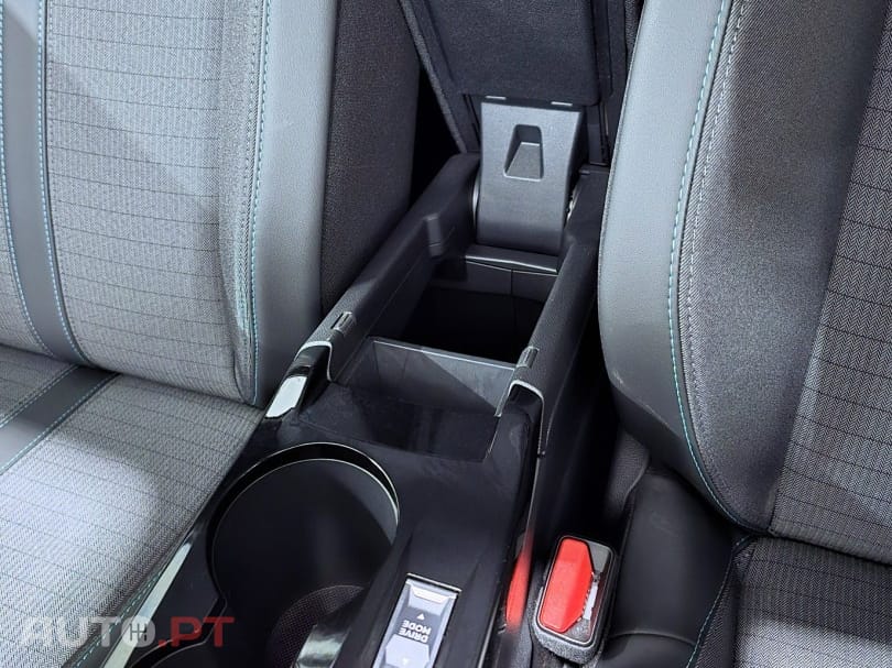 Peugeot E-208 50 kWh Allure Pack