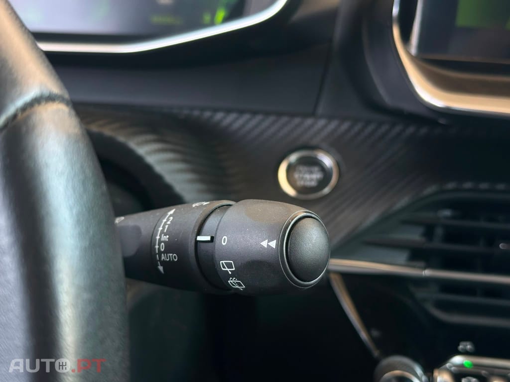 Peugeot 2008 1.2 PureTech Allure EAT8