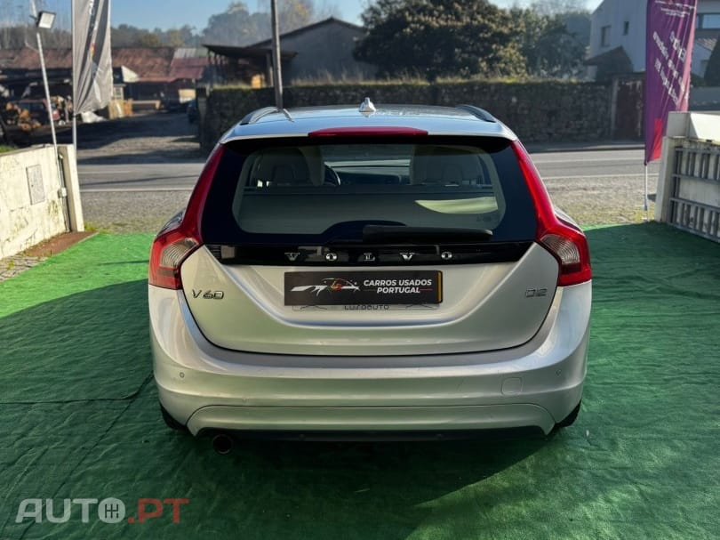 Volvo V60 1.6 D2 Drive Summum Start/Stop — fotografia 6