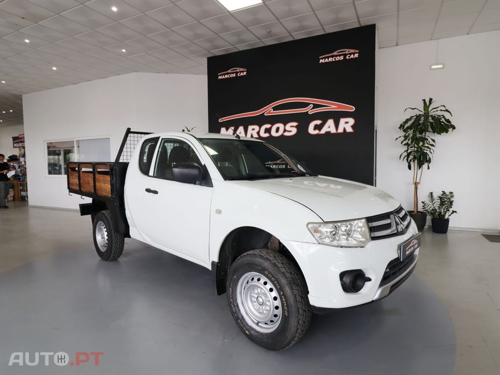 Mitsubishi L200 2.5 DI-D Club In.AC 3L 4WD