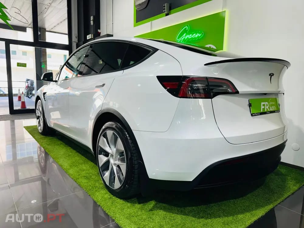 Tesla Model Y Standard