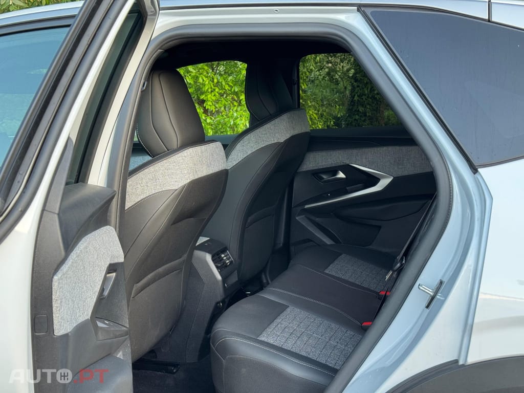 Peugeot 3008 1.2 Hybrid Allure e-DCS6