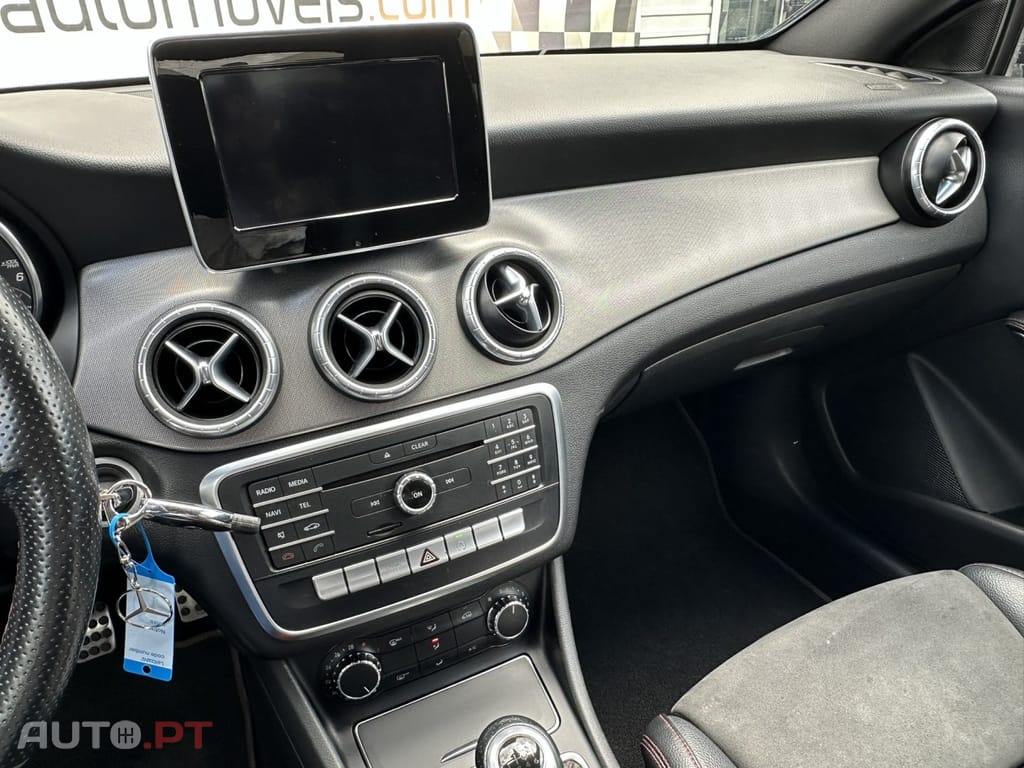 Mercedes-Benz CLA 200 AMG Line