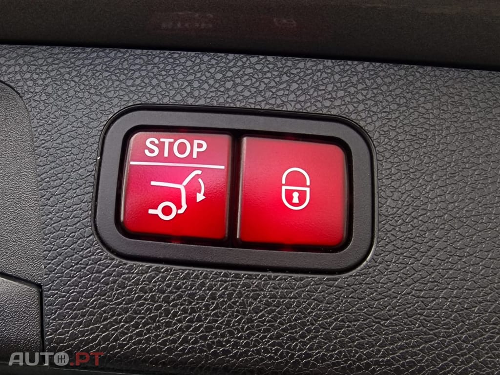 Mercedes-Benz E 300 DE 9G-TRONIC AMG LINE