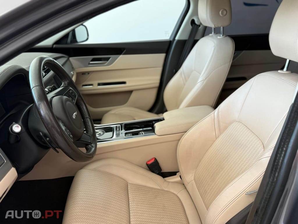 Jaguar XF 2.0 D Prestige Aut.