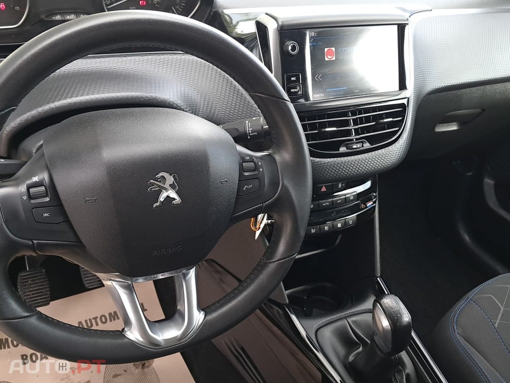 Peugeot 2008 1.5 BlueHDi Signature