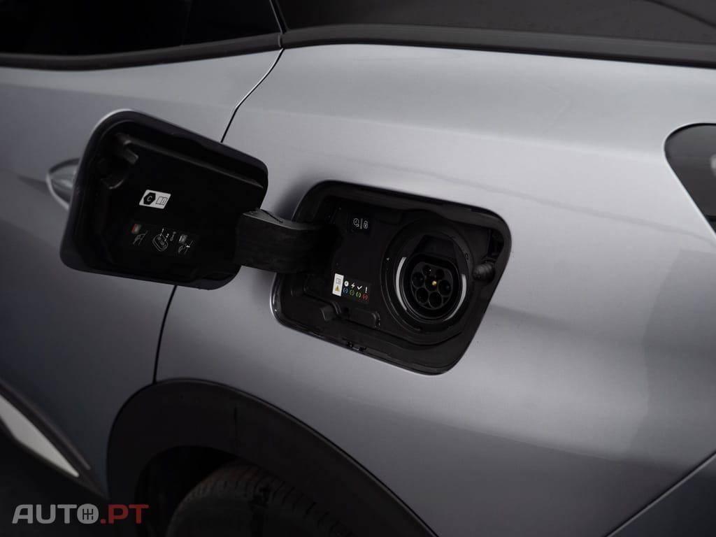 Peugeot 3008 1.6 Hybrid Allure e-EAT8