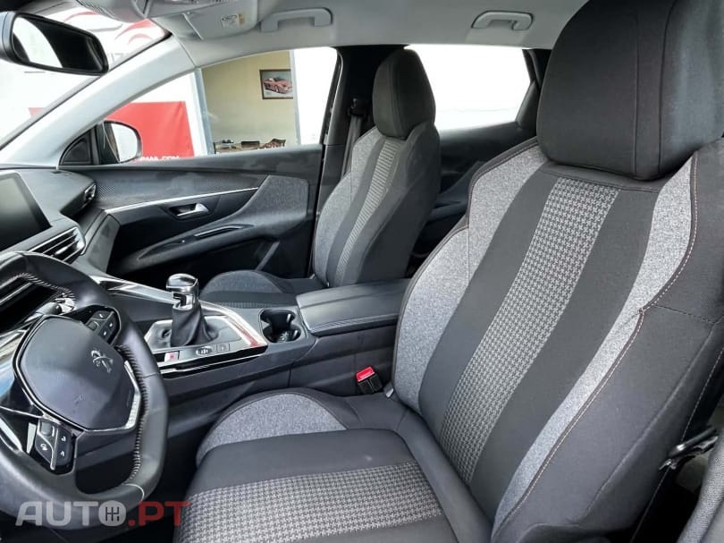 Peugeot 3008 1.5 BlueHDi Allure Pack
