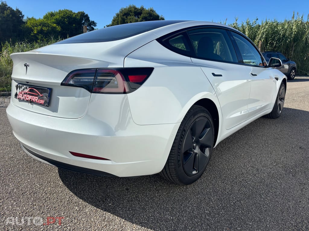 Tesla Model 3 Standard Range Plus RWD