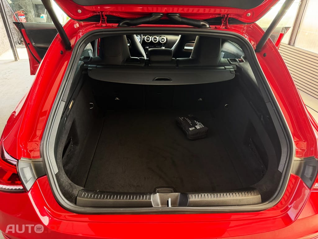 Mercedes-Benz CLA 35 AMG AMG 4MATIC Shooting Brake