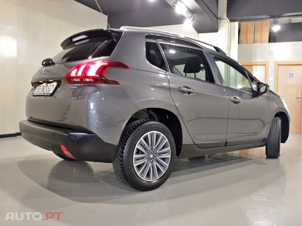 Peugeot 2008 1.2 PureTech Style EAT6