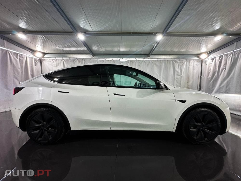 Tesla Model Y Long Range Dual Motor AWD