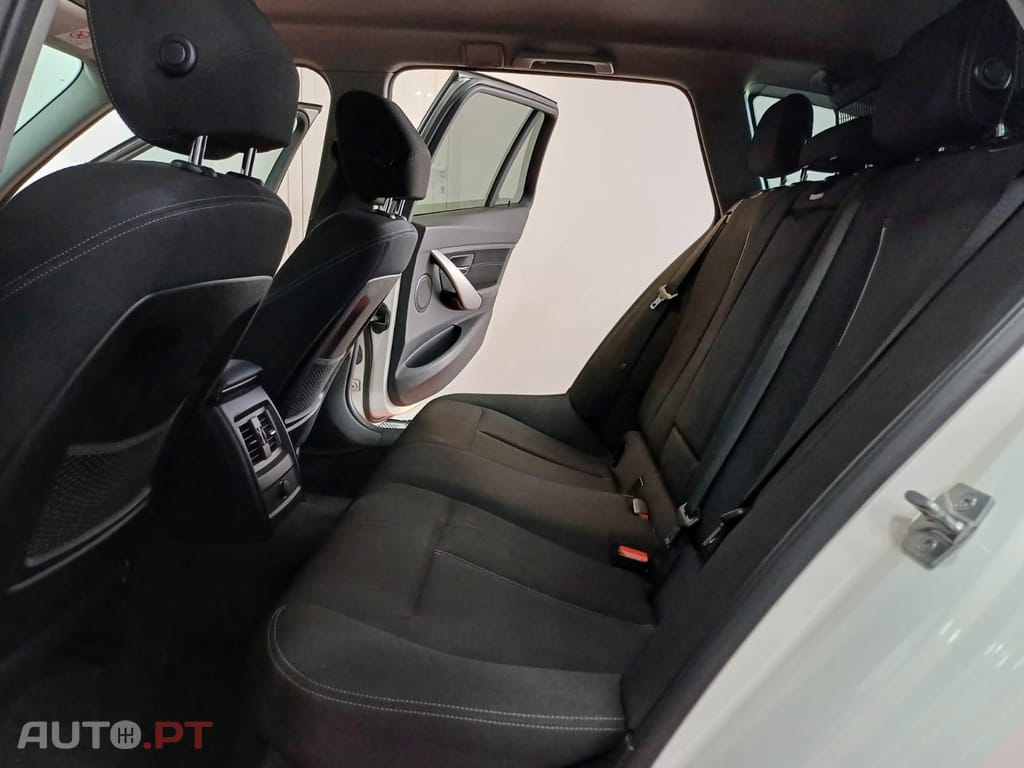 BMW 318 Touring Sport Line