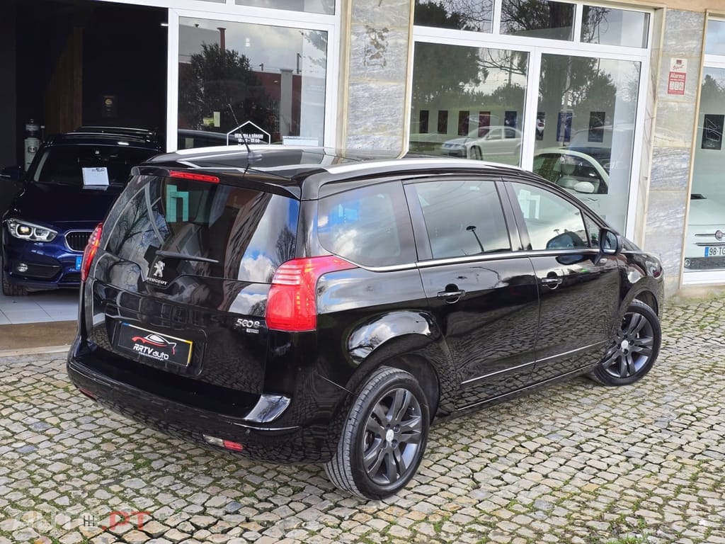 Peugeot 5008 1.6 E-HDi 7L Allure 2-Tronic 113g