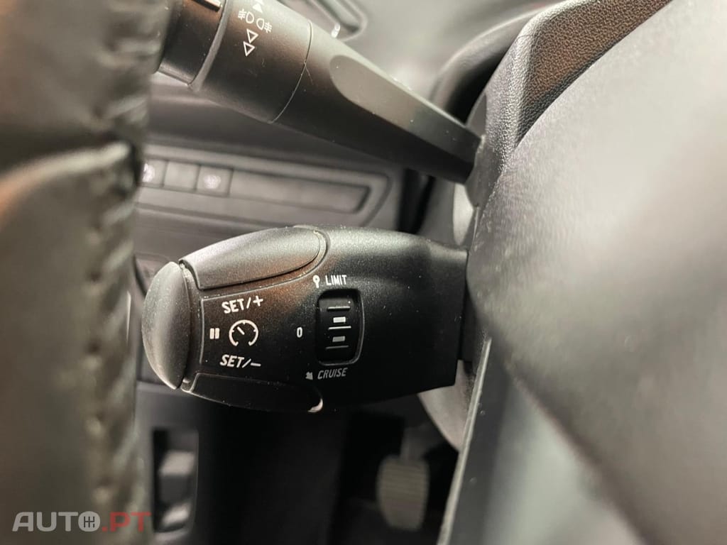 Peugeot 208 1.2 PureTech Signature