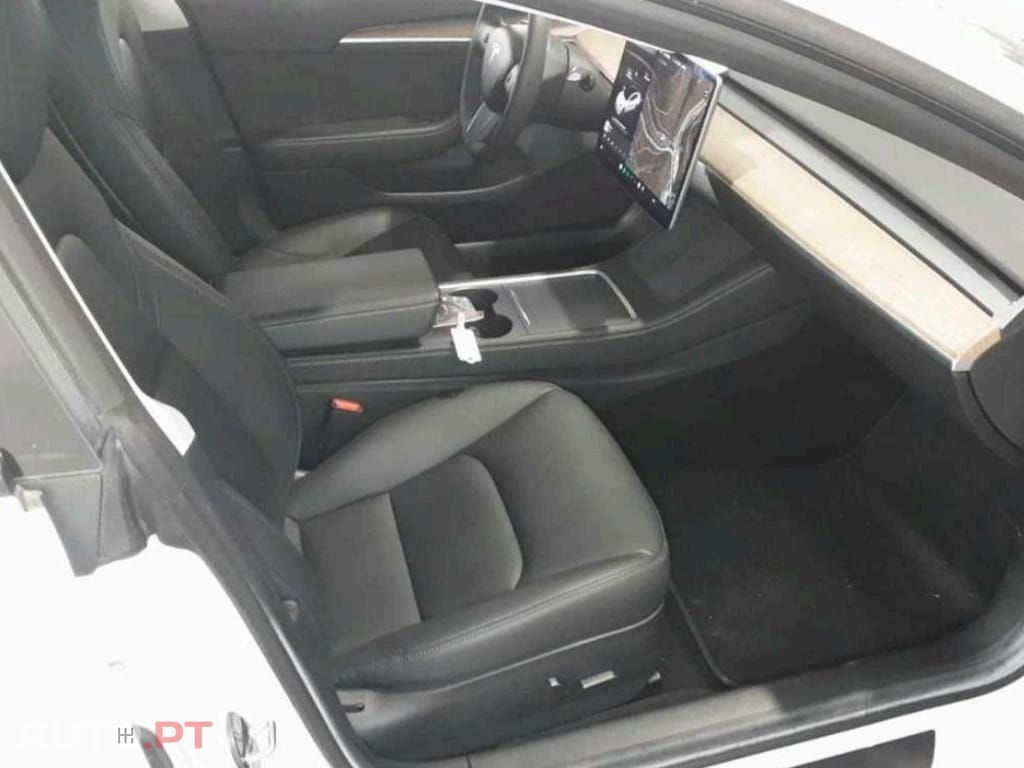Tesla Model 3 Standard Range Plus RWD
