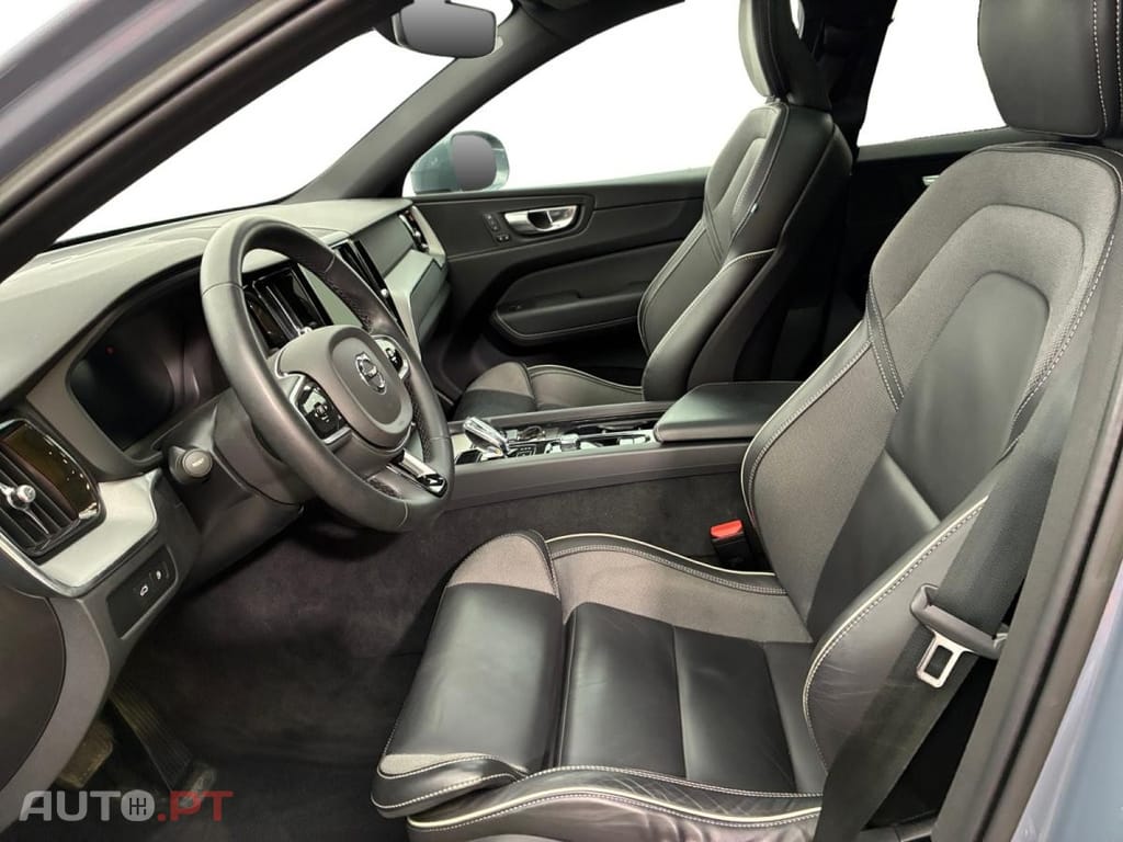 Volvo XC60 2.0 T6 PHEV Plus Style Chrome