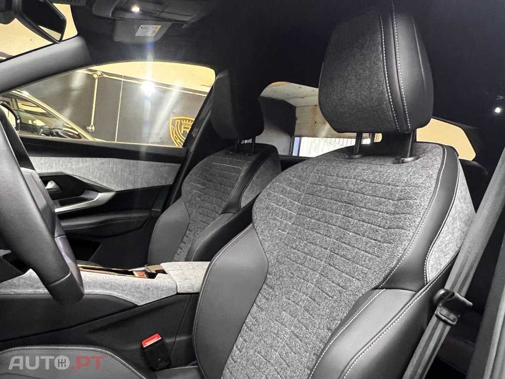 Peugeot 5008 Hybrid 145 e-DSC6 Allure