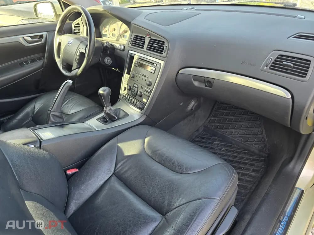 Volvo V70 2.4 D5 Momentum