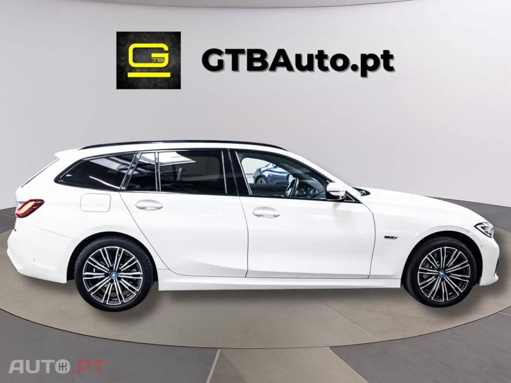 BMW 330 xDRIVE TOURING M SPORT I.V.A DEDUTIVEL 