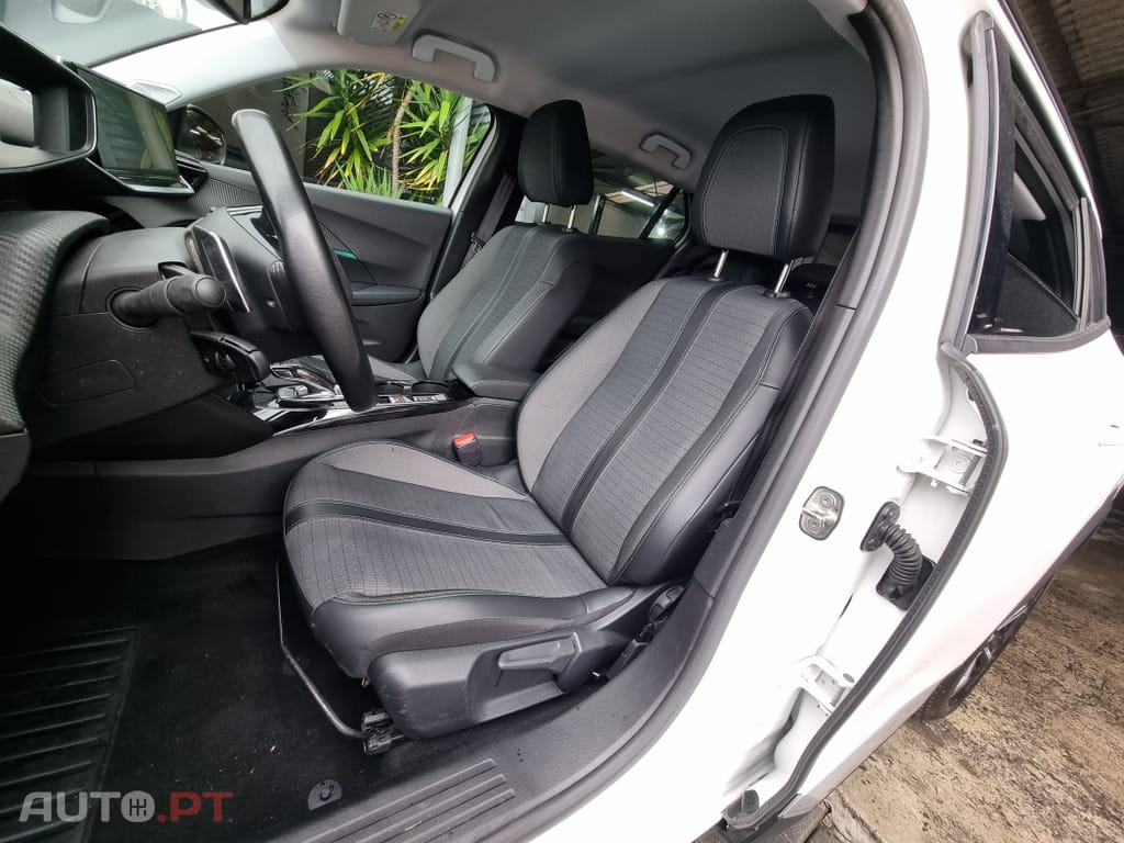 Peugeot 2008 1.5 BlueHDi Allure Pack EAT8