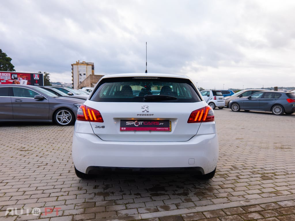 Peugeot 308 1.5 BlueHDi Business Line