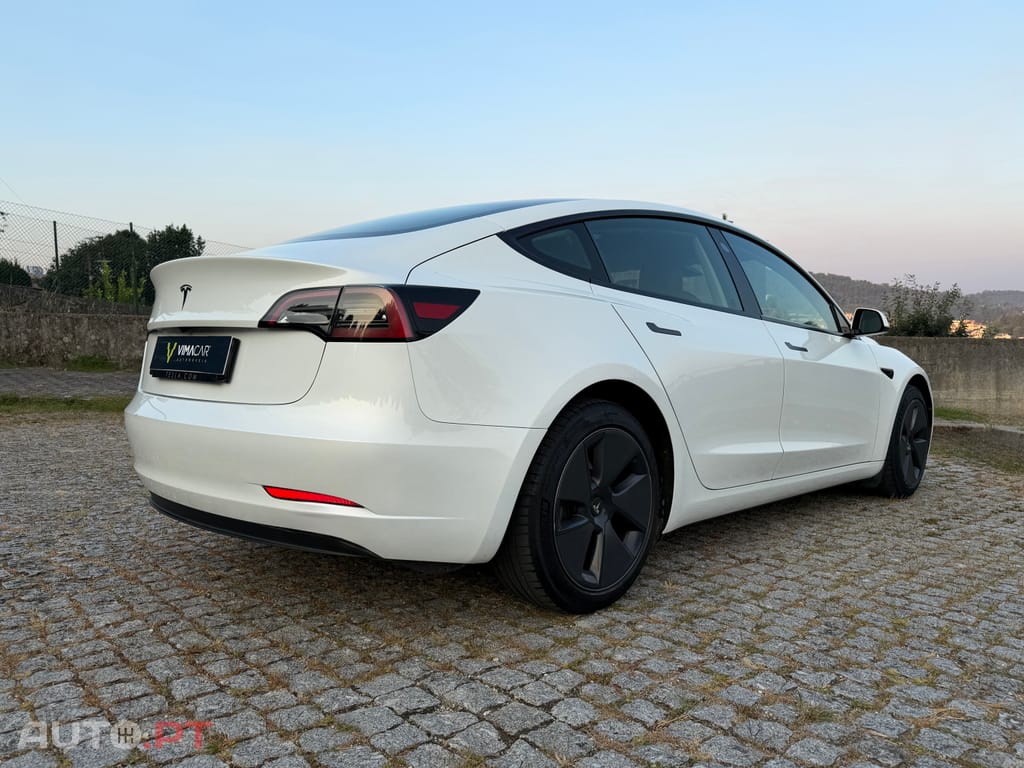 Tesla Model 3 RWD