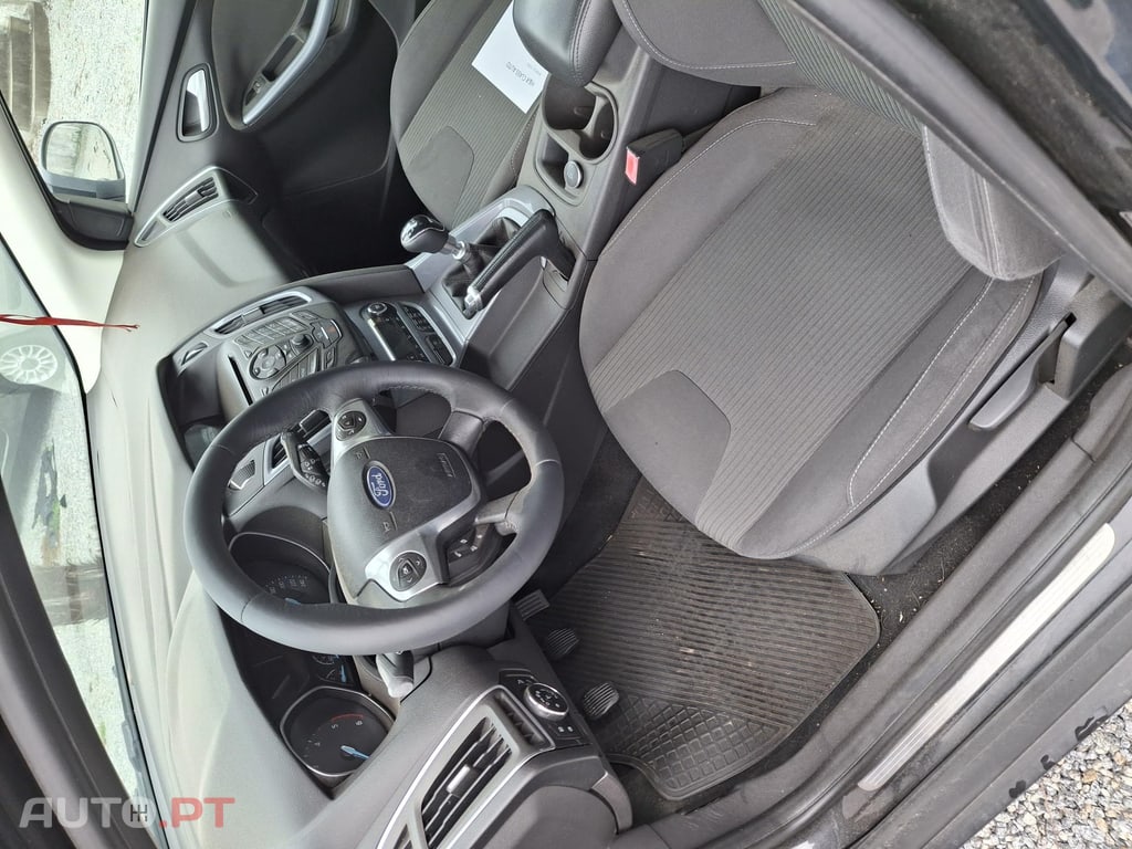 Ford Focus TITANIUM