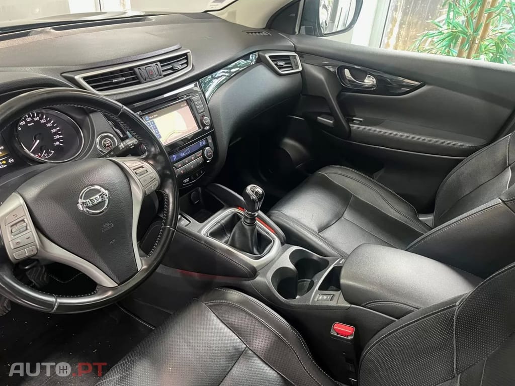 Nissan Qashqai 1.5 dCi Tekna Premium 17