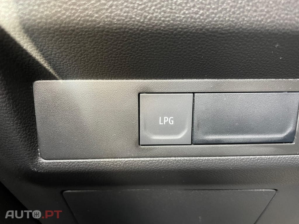 Renault Captur 1.0 TCe Techno Bi-Fuel