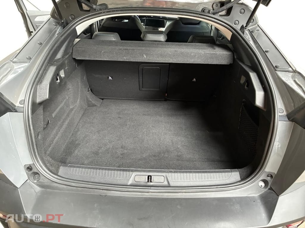 Peugeot 408 1.2 Hybrid Allure e-DCS6