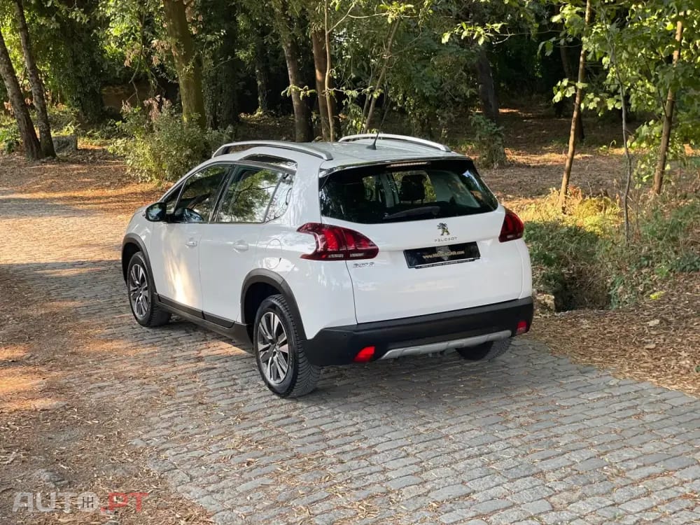 Peugeot 2008 1.2 PureTech Allure