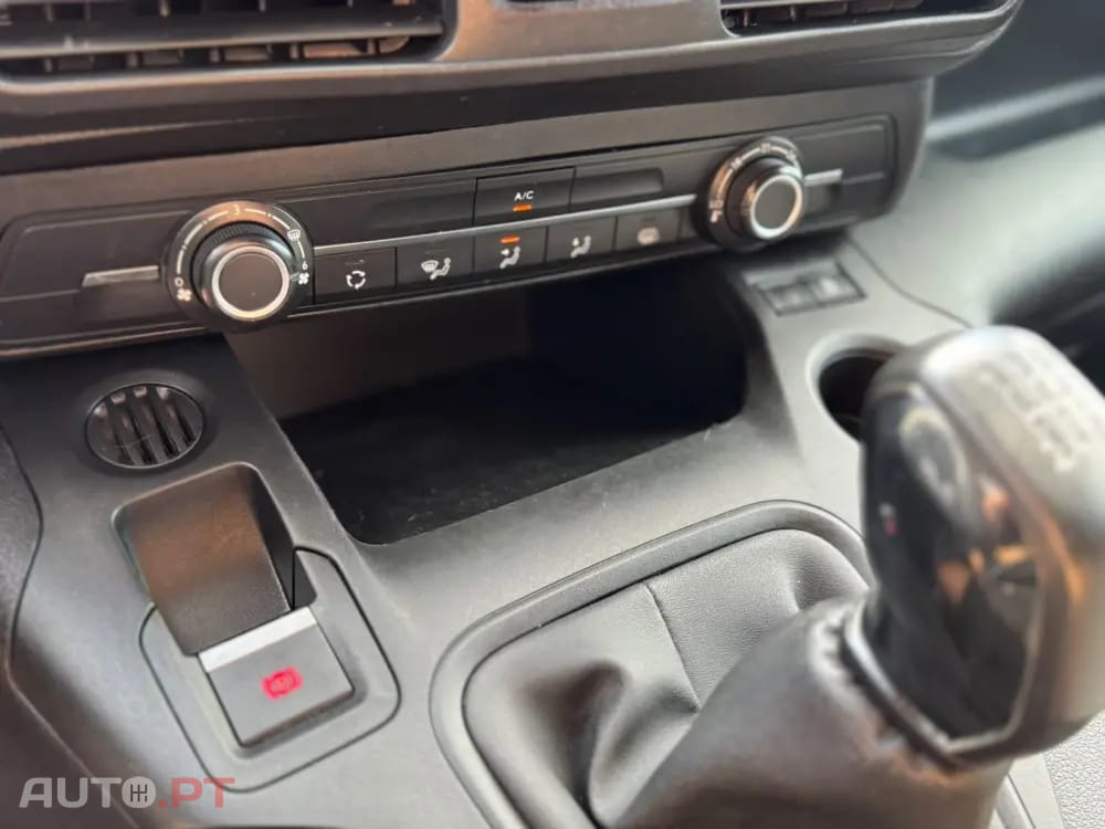 Peugeot Partner Outro