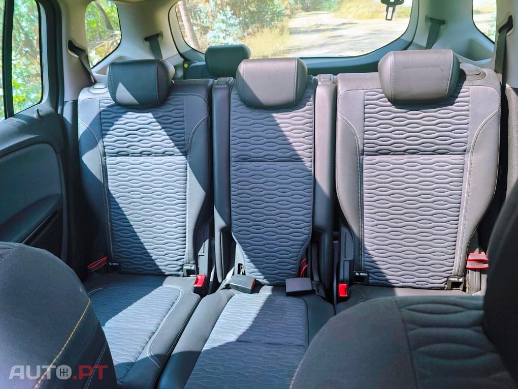 Opel Zafira Cosmos 135cv 7Lugares / 146€ mês