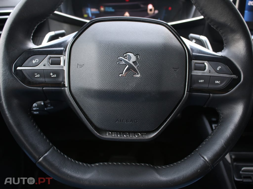Peugeot 2008 1.5 BlueHDi Allure EAT8