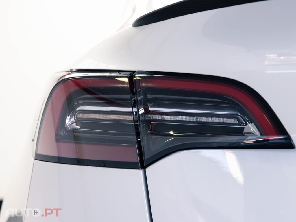 Tesla Model Y Performance Dual Motor AWD
