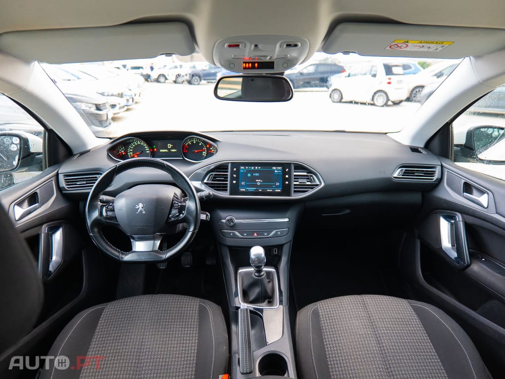 Peugeot 308 1.5 BlueHDi Business Line