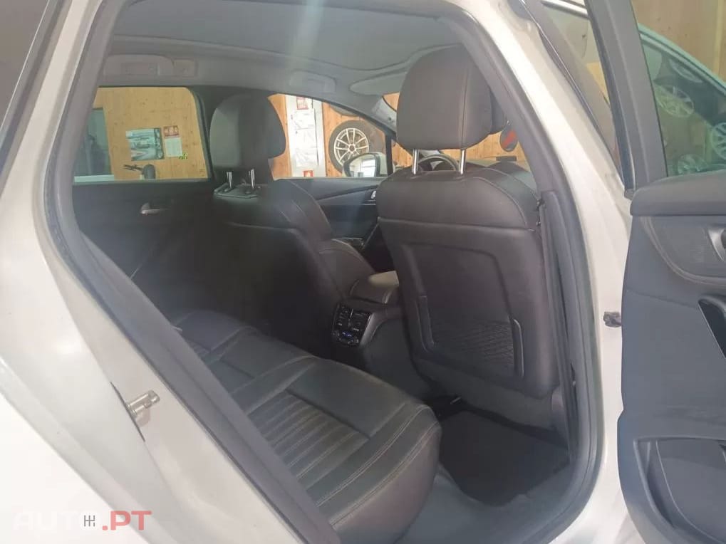 Peugeot 508 RXH 2.0 HDi Hybrid4 2-Tronic 104g