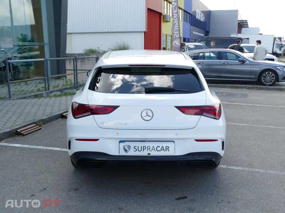 Mercedes-Benz CLA 250 e Shooting Brake AMG Line
