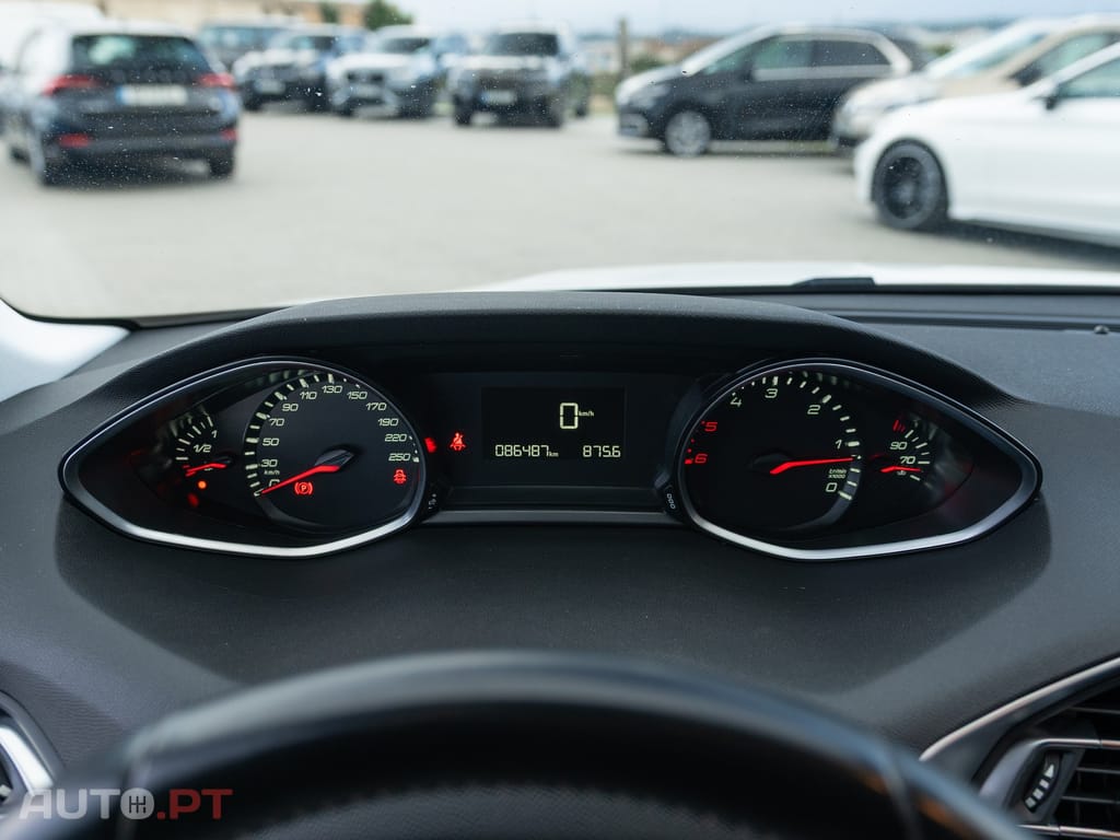 Peugeot 308 1.5 BlueHDi Business Line