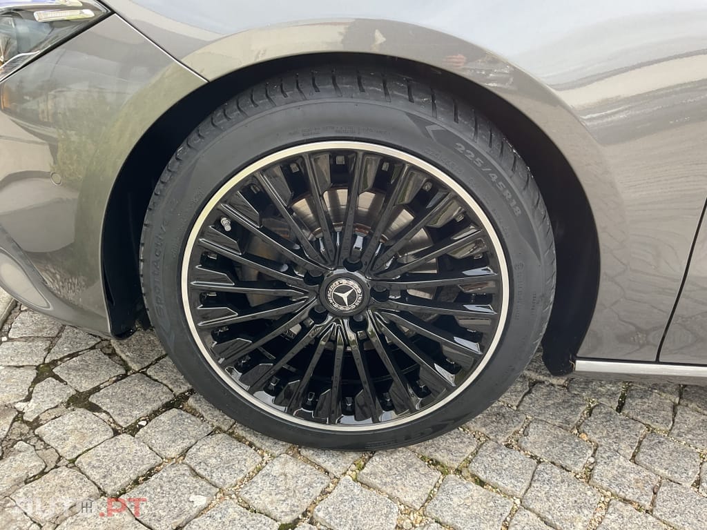 Mercedes-Benz CLA 180 d Shooting Brake Business Solutions