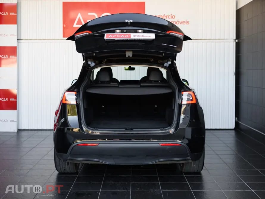 Tesla Model Y Long Range Dual Motor AWD