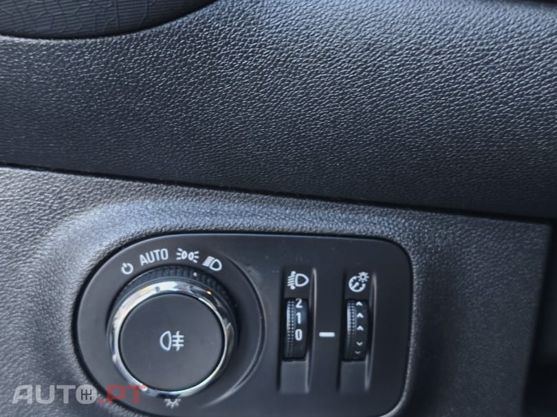 Opel Adam 1.2 Glam — fotografia 27