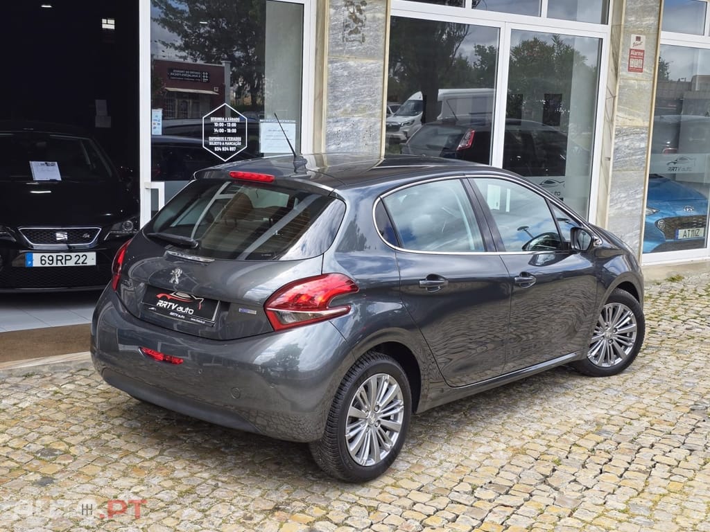 Peugeot 208 1.2 PureTech Allure EAT6